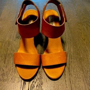 Steve Madden tan leather heels size 7